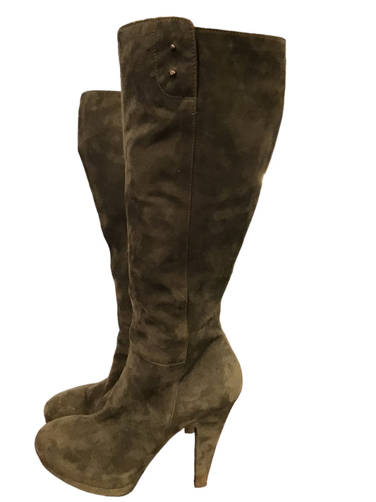 Grey suede heeled boots (UK size 5