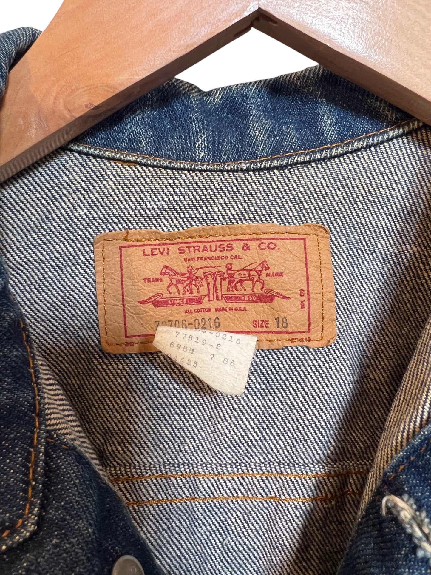 Levi Dark Blue Denim Women’s Jacket (Size M)