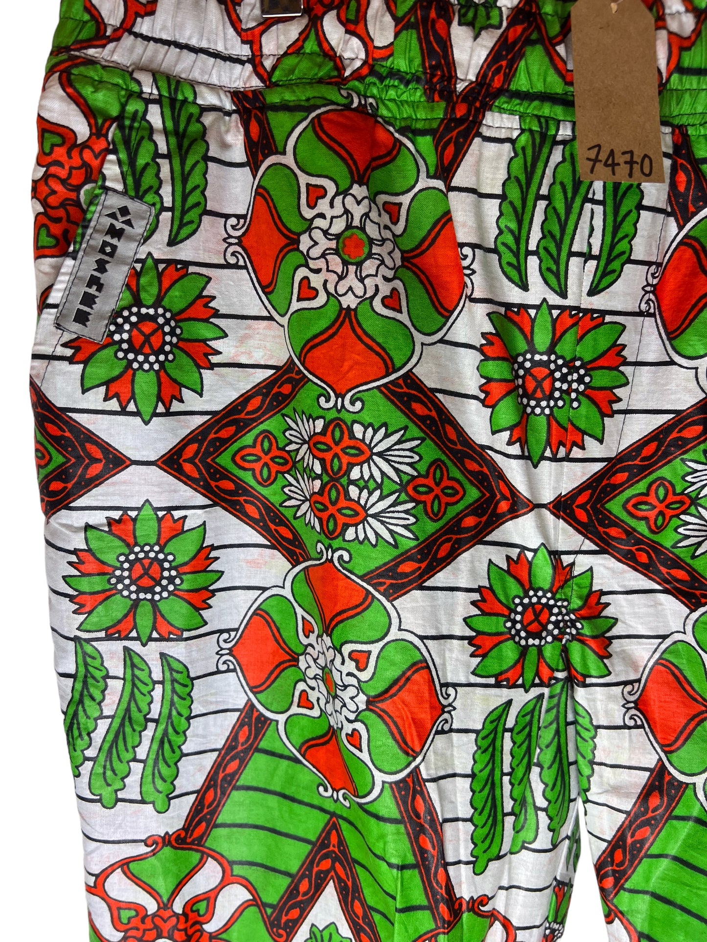 Moshee shorts (Size L)