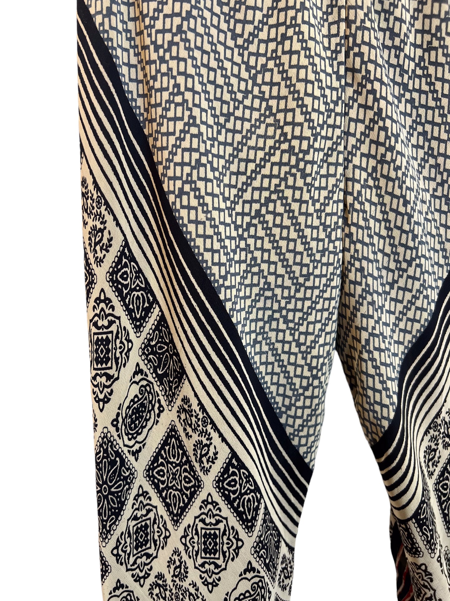 Women’s White Black Patterned Trousers (Size XXS)