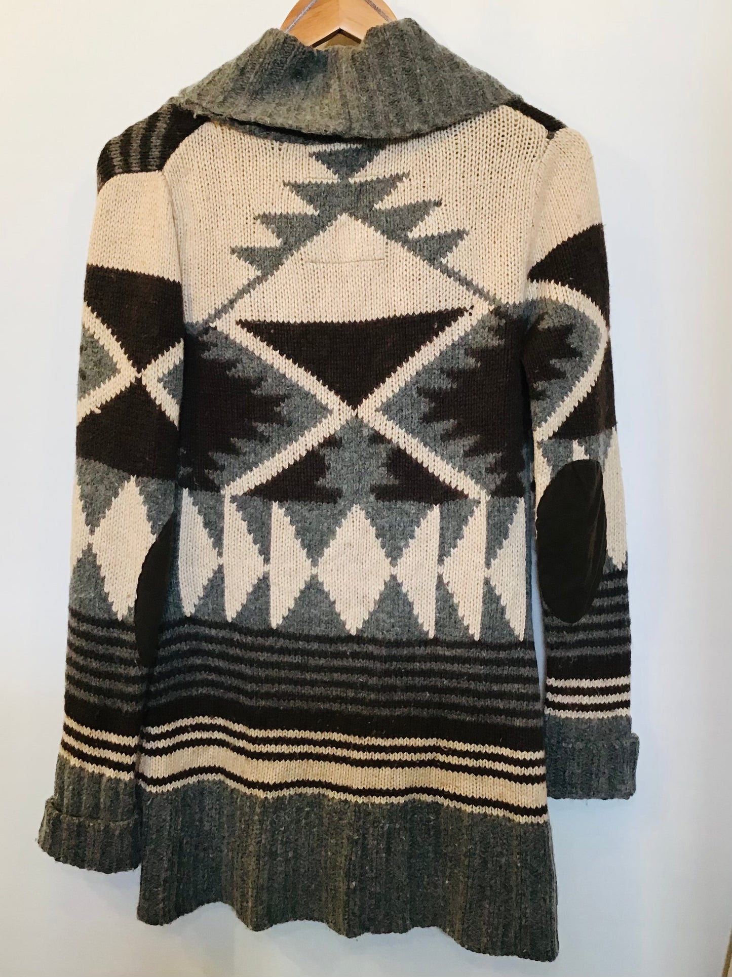 Aztec pattern cardigan H&M (size S)