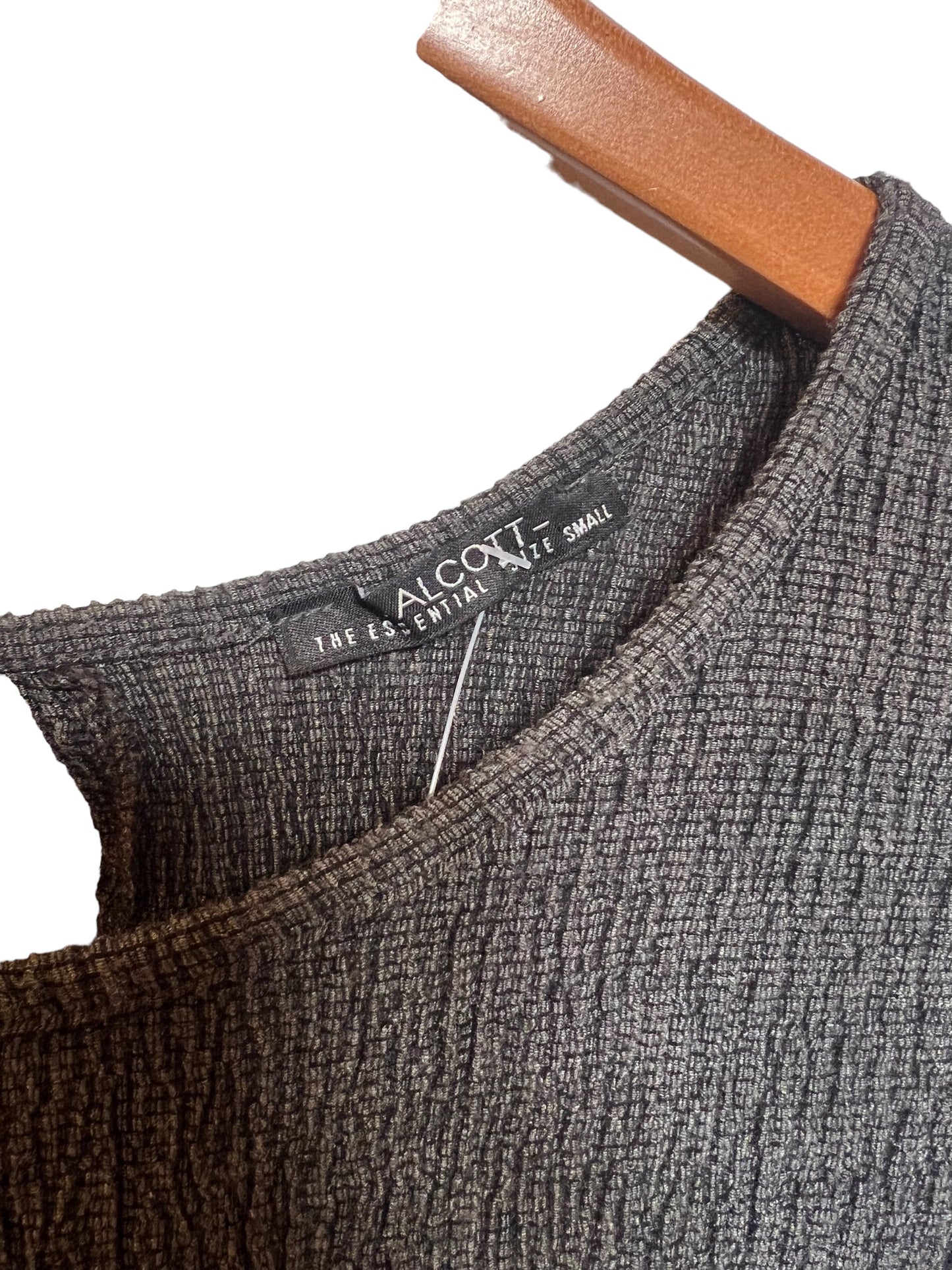 Alcott Women's Grey Top (Size M)