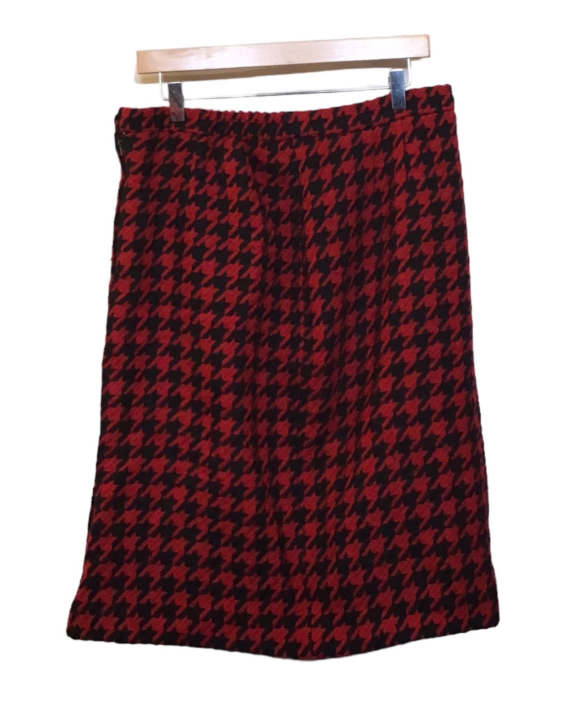 Weill Red and Black Skirt (Size XL)