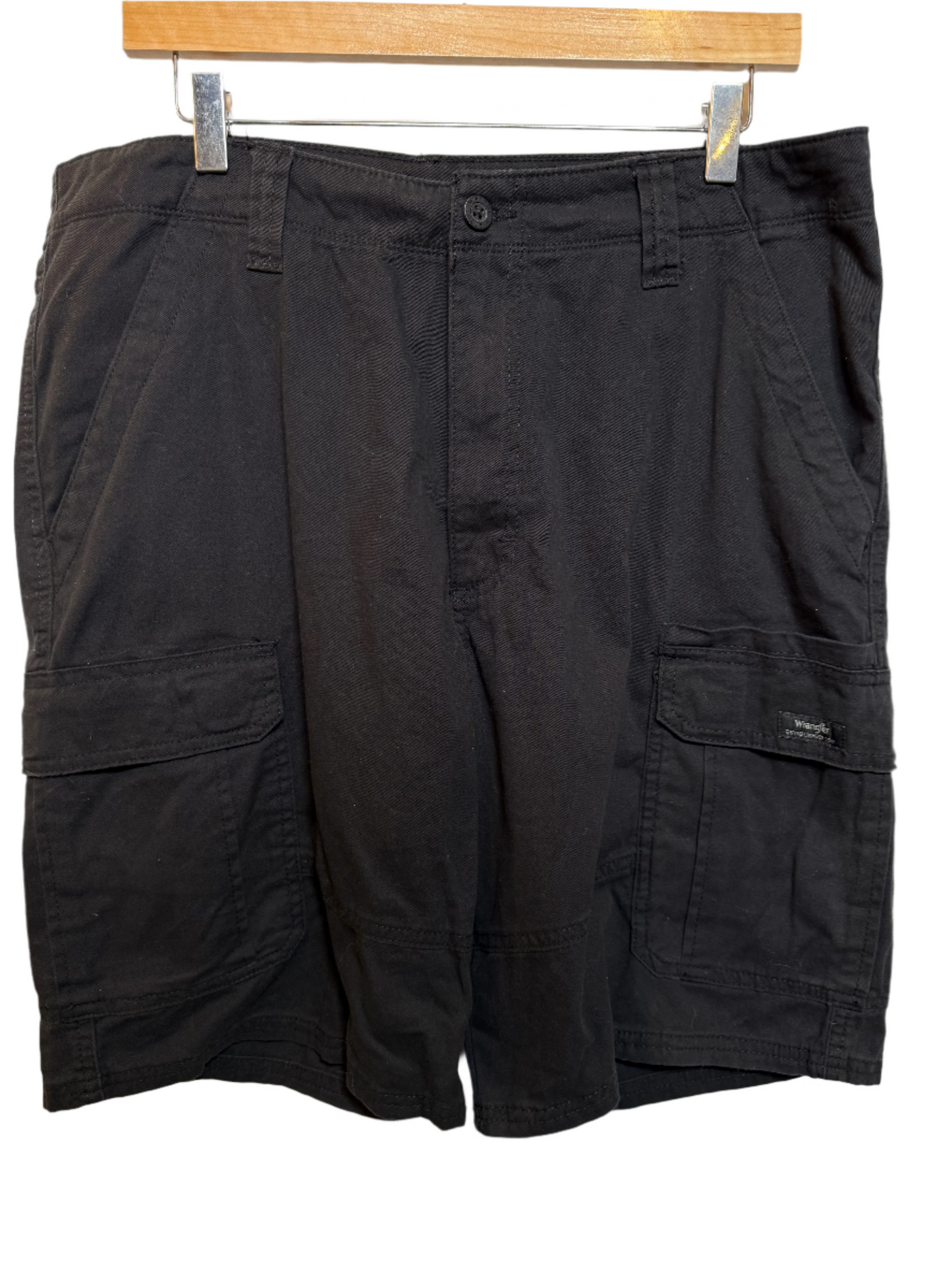 Wrangler Men’s Black Cargo Shorts (Size XL)