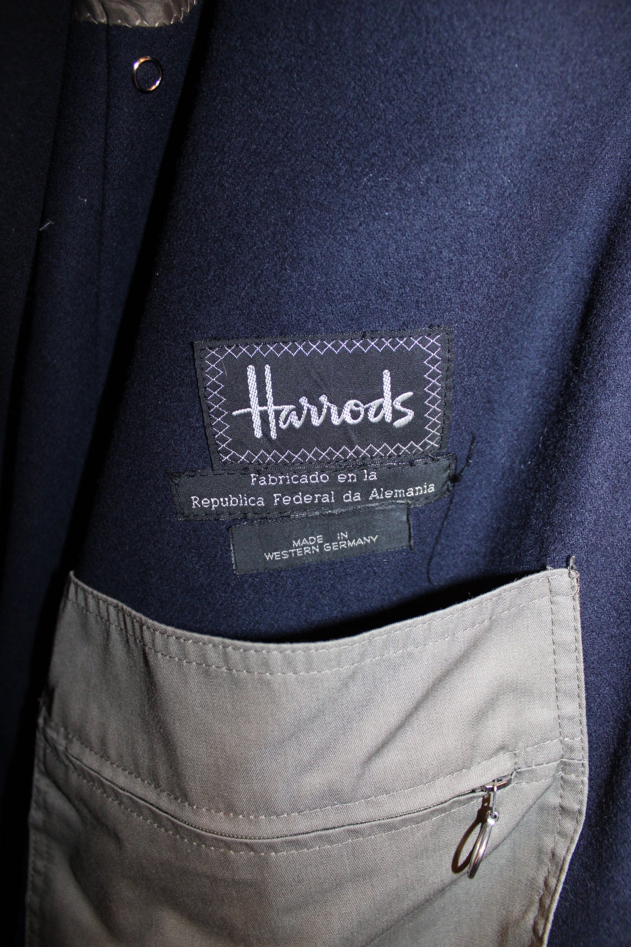 Bongardi Mens Trenchcoat (Size M)