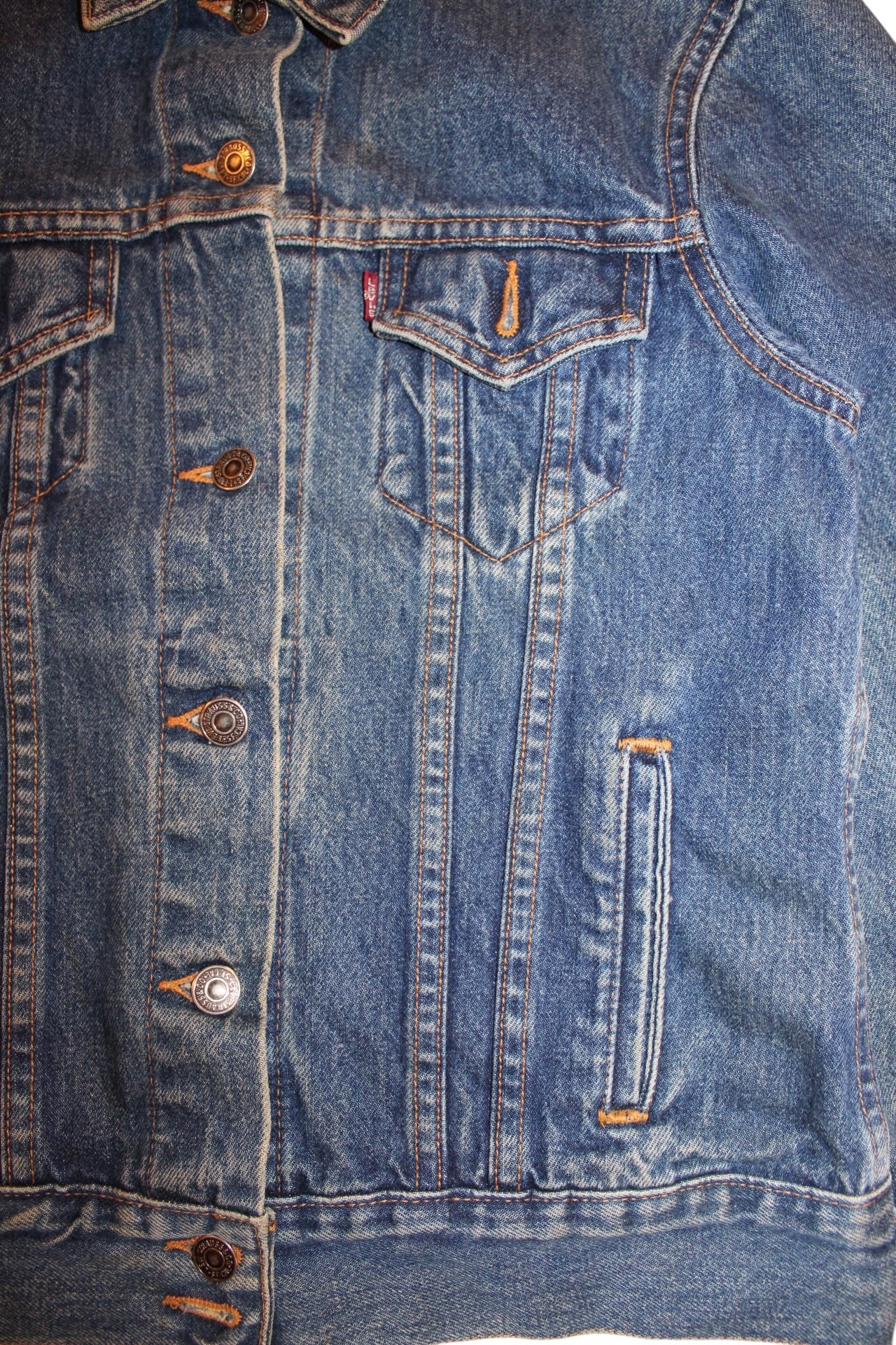 Levi Denim Jacket ( Size M )