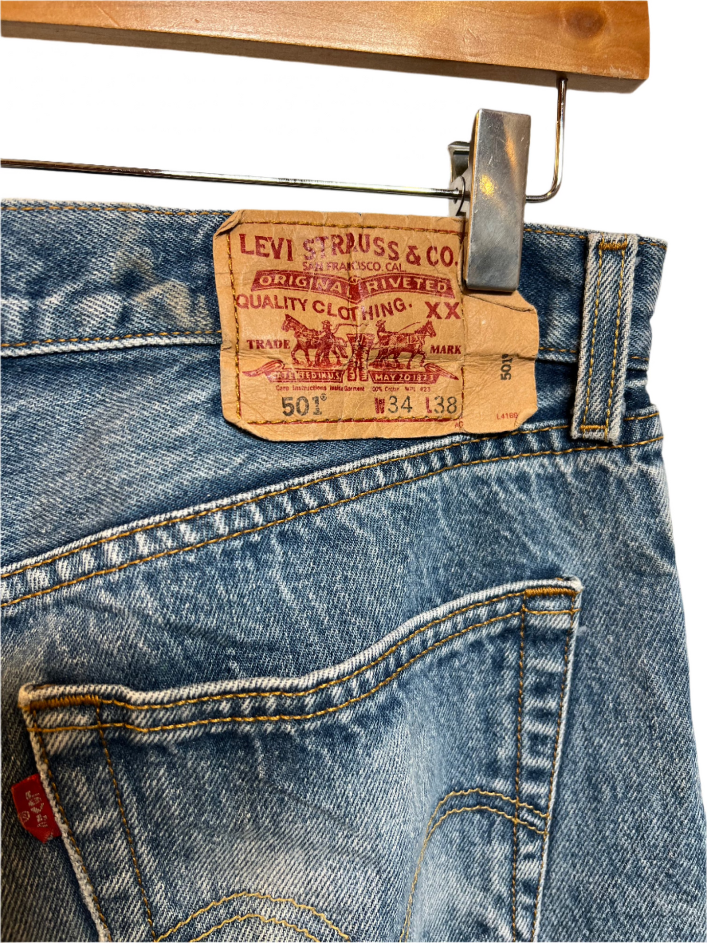 Levi's 501 Light Blue Jeans (34x38)
