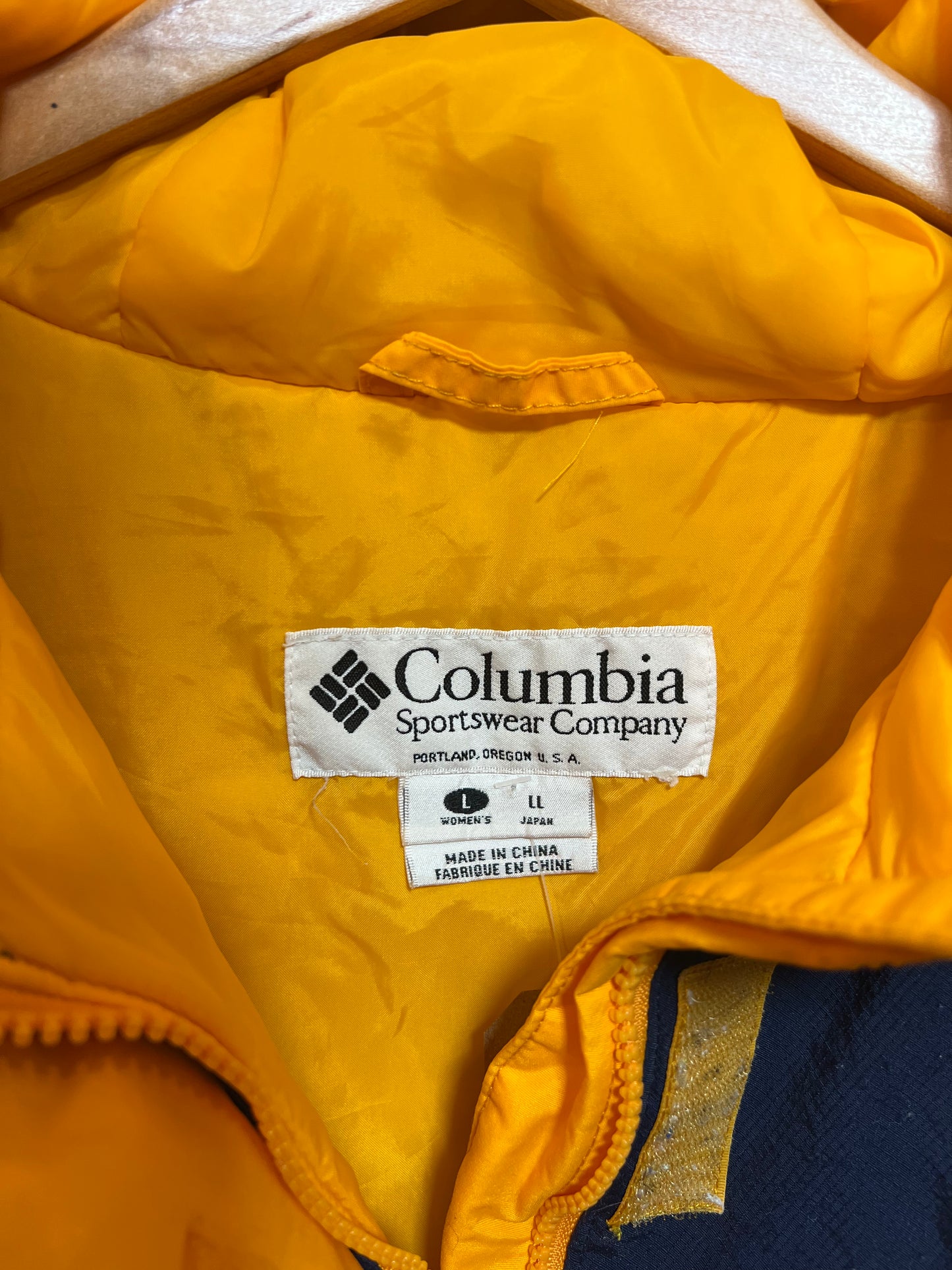 Columbia Women's yellow Ski Jacket (Size L)