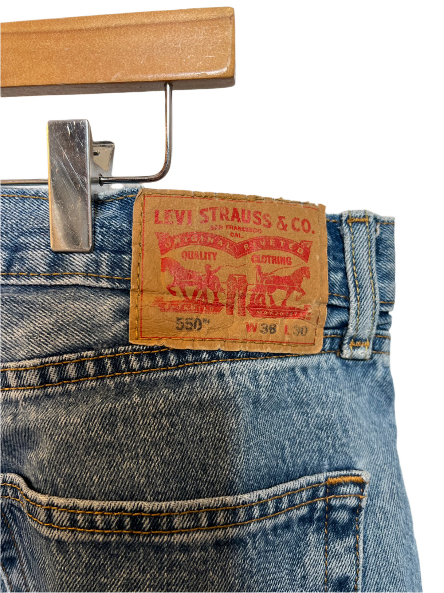 Levi 550 Blue Jeans (36x30)
