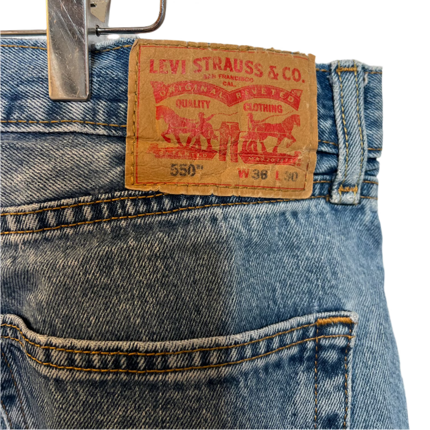 Levi 550 Blue Jeans (36x30)