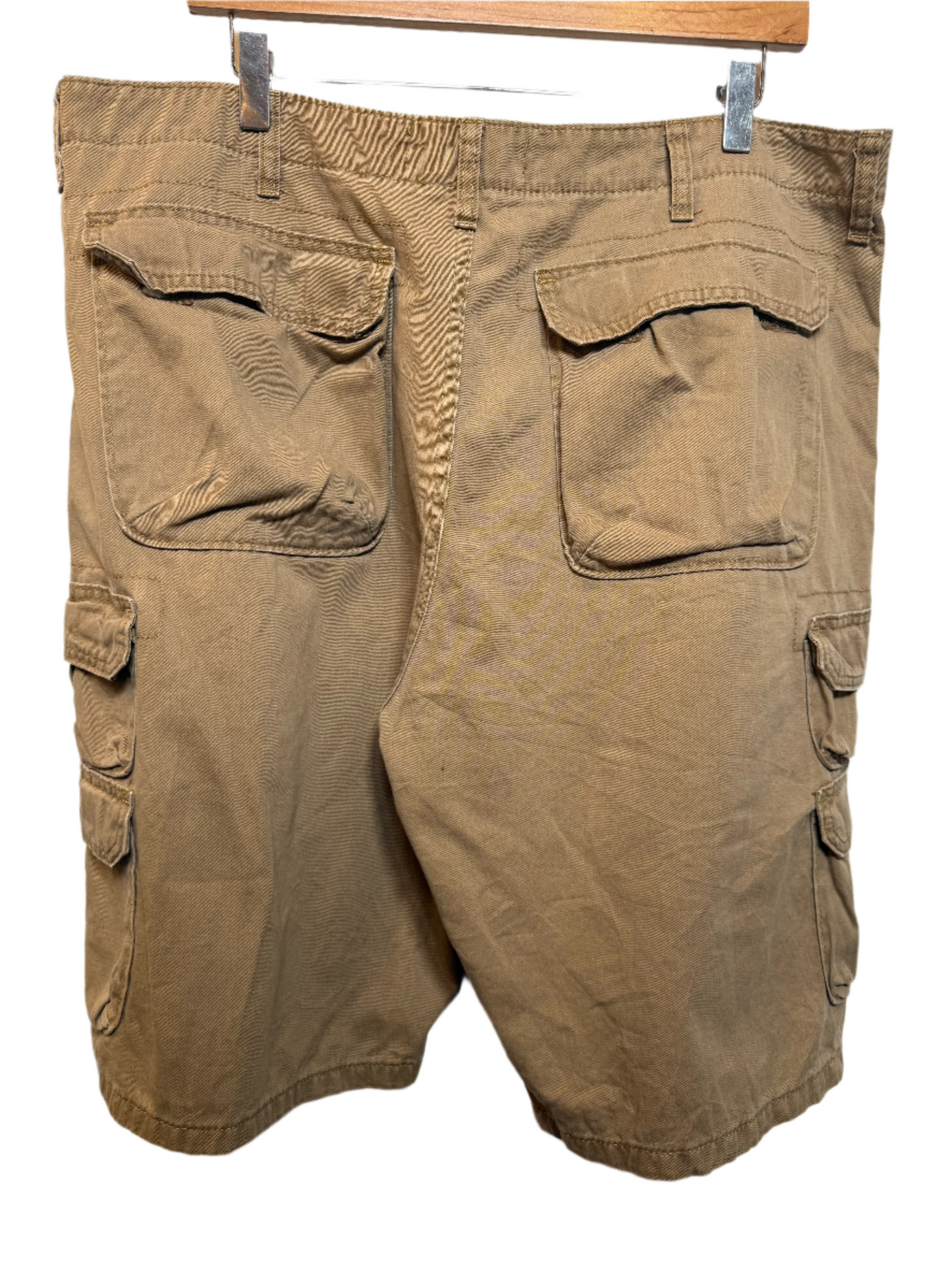 Wrangler Mens Tan Cargo Shorts (Size XL)