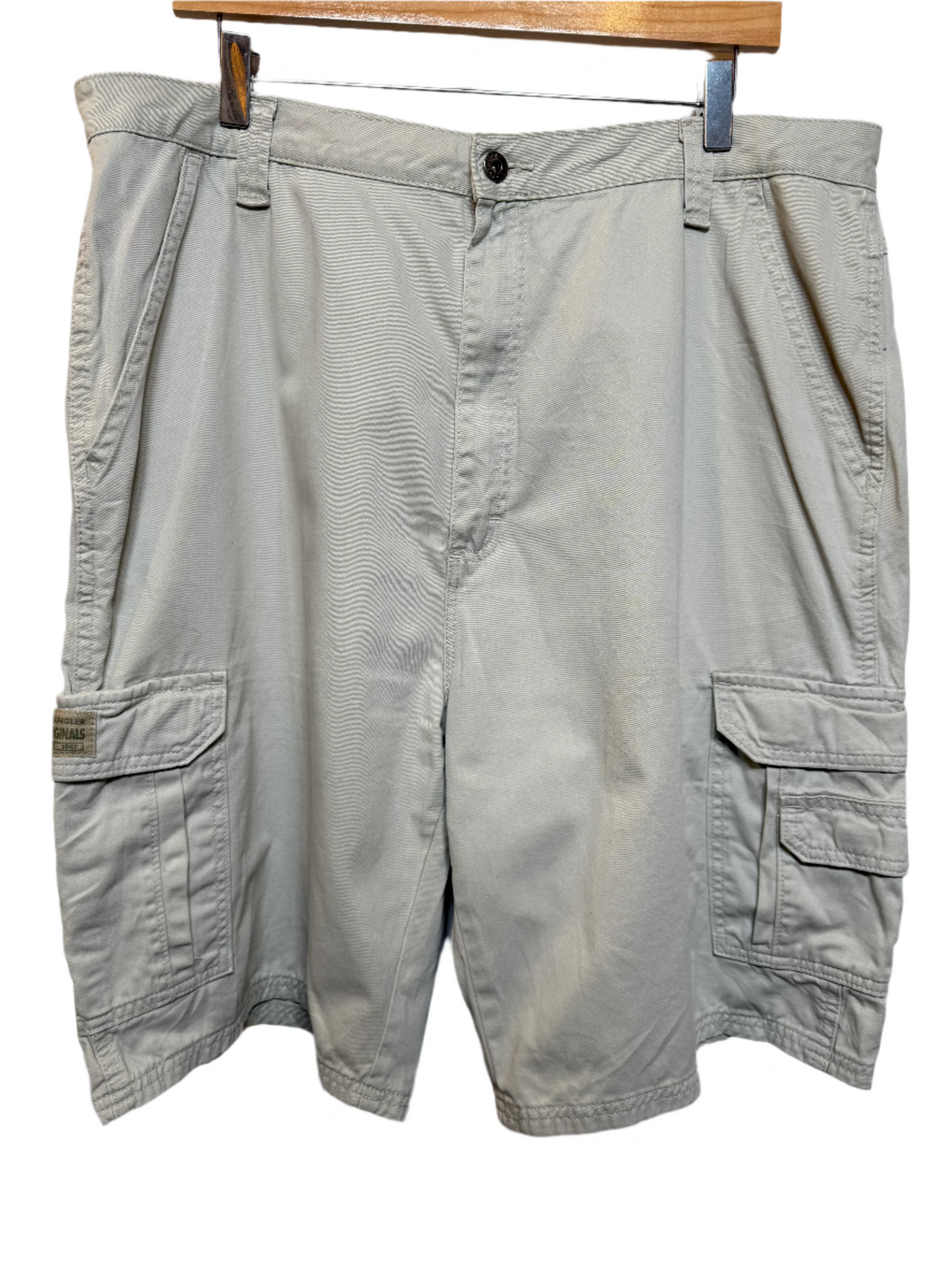 Wrangler Mens Cream Cargo Shorts (Size XXL)