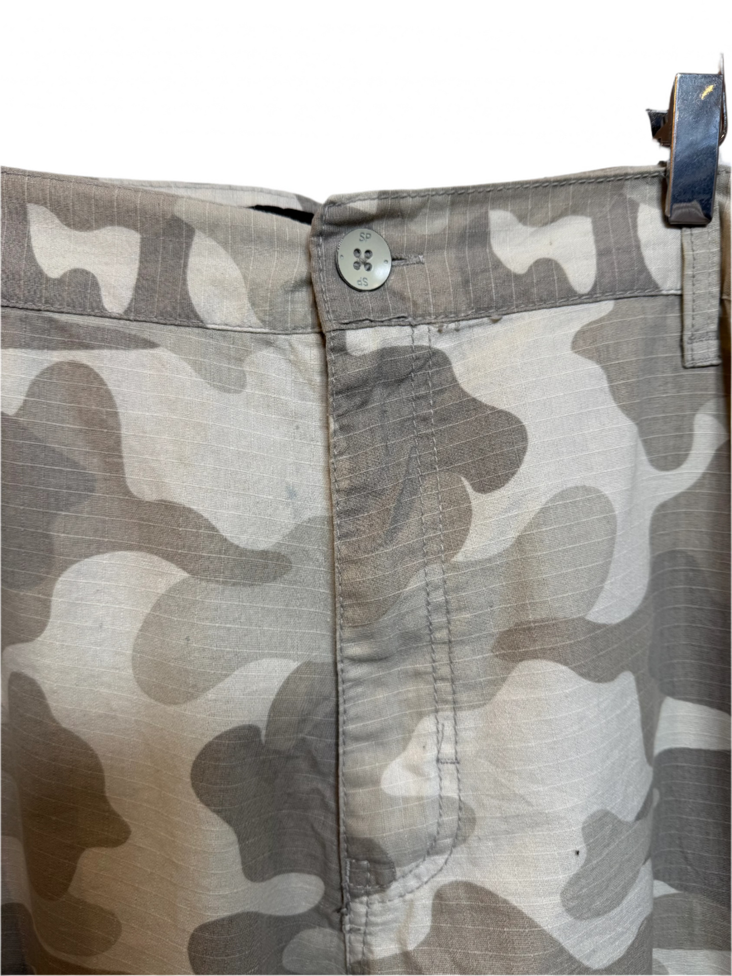 Southpole Mens White Camo Cargo Shorts (Size XXL)