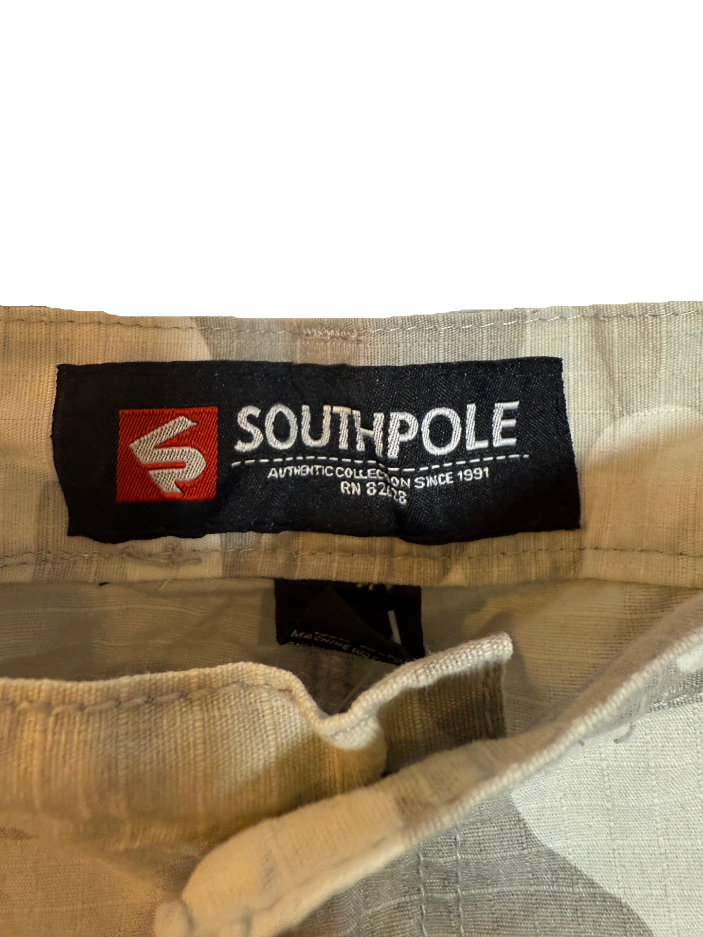 Southpole Mens White Camo Cargo Shorts (Size XXL)