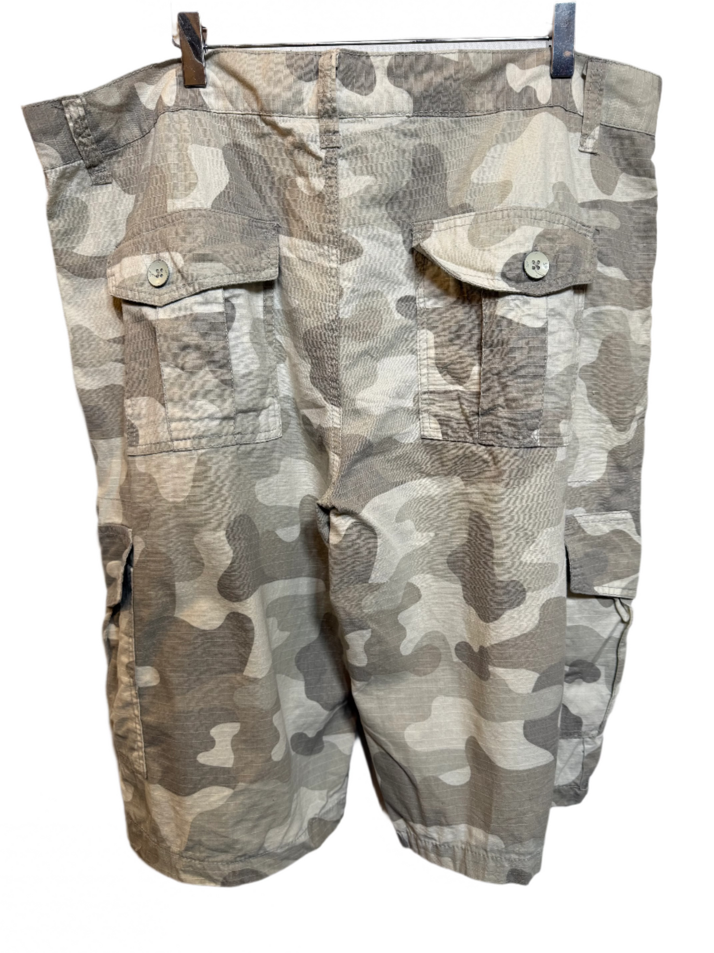 Southpole Mens White Camo Cargo Shorts (Size XXL)