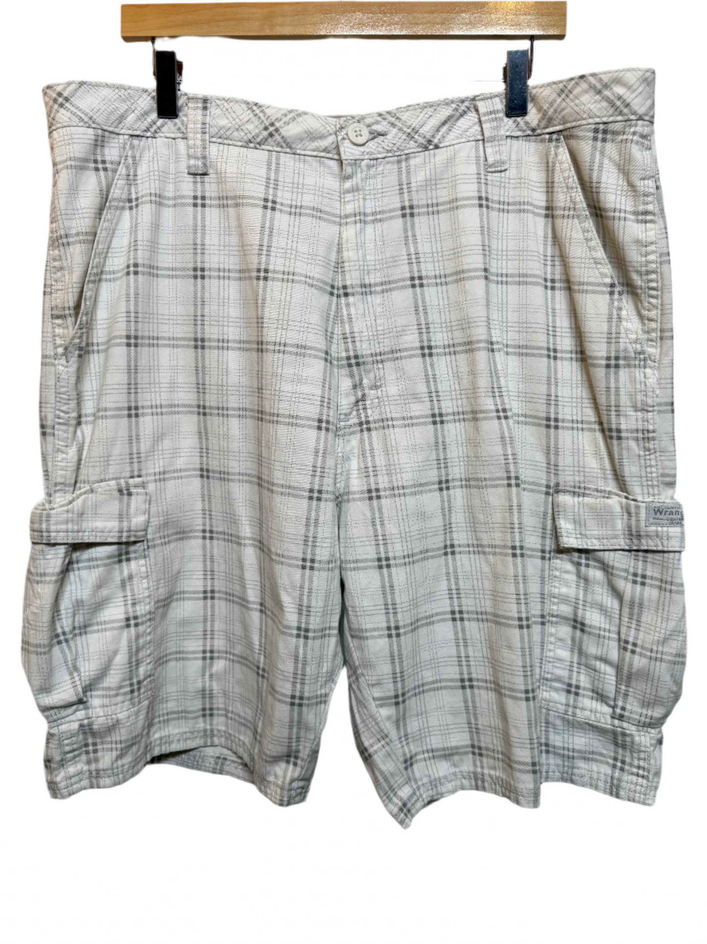 Wrangler Mens White Plaid Cargo Shorts (Size XXL)