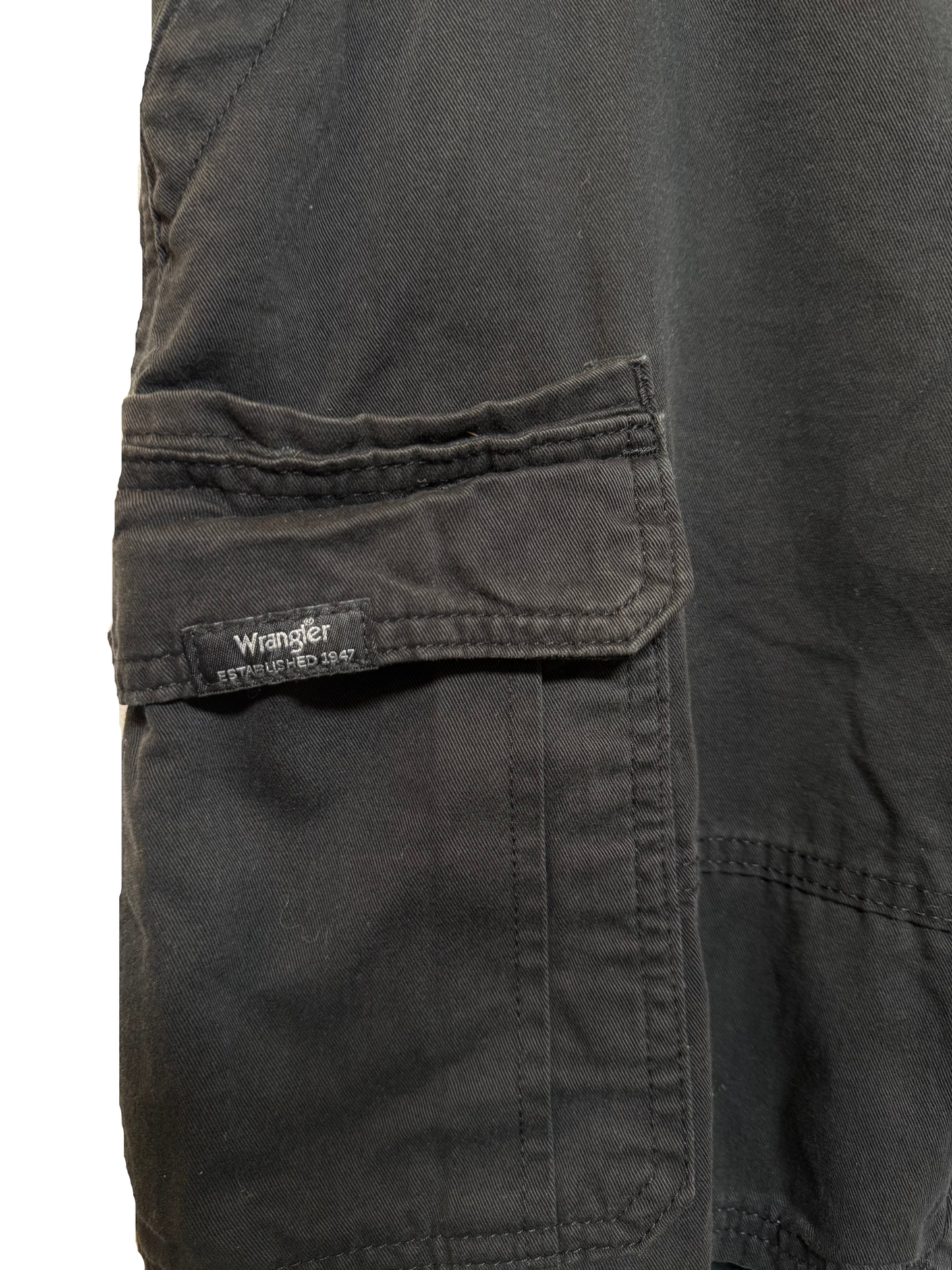 Wrangler Mens Black Cargo Shorts (Size L)