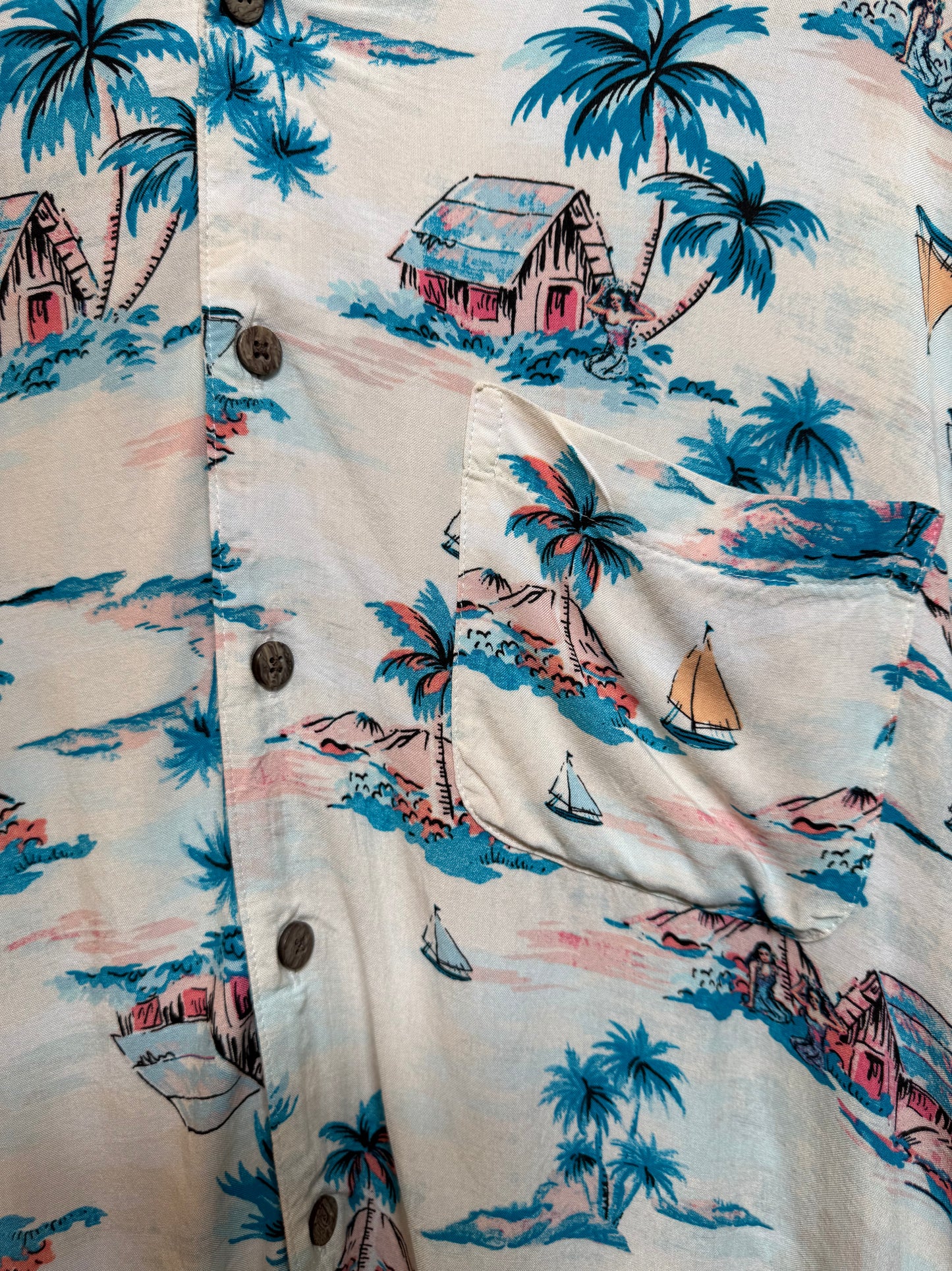 White Mens Hawaiin Shirt (Size L)