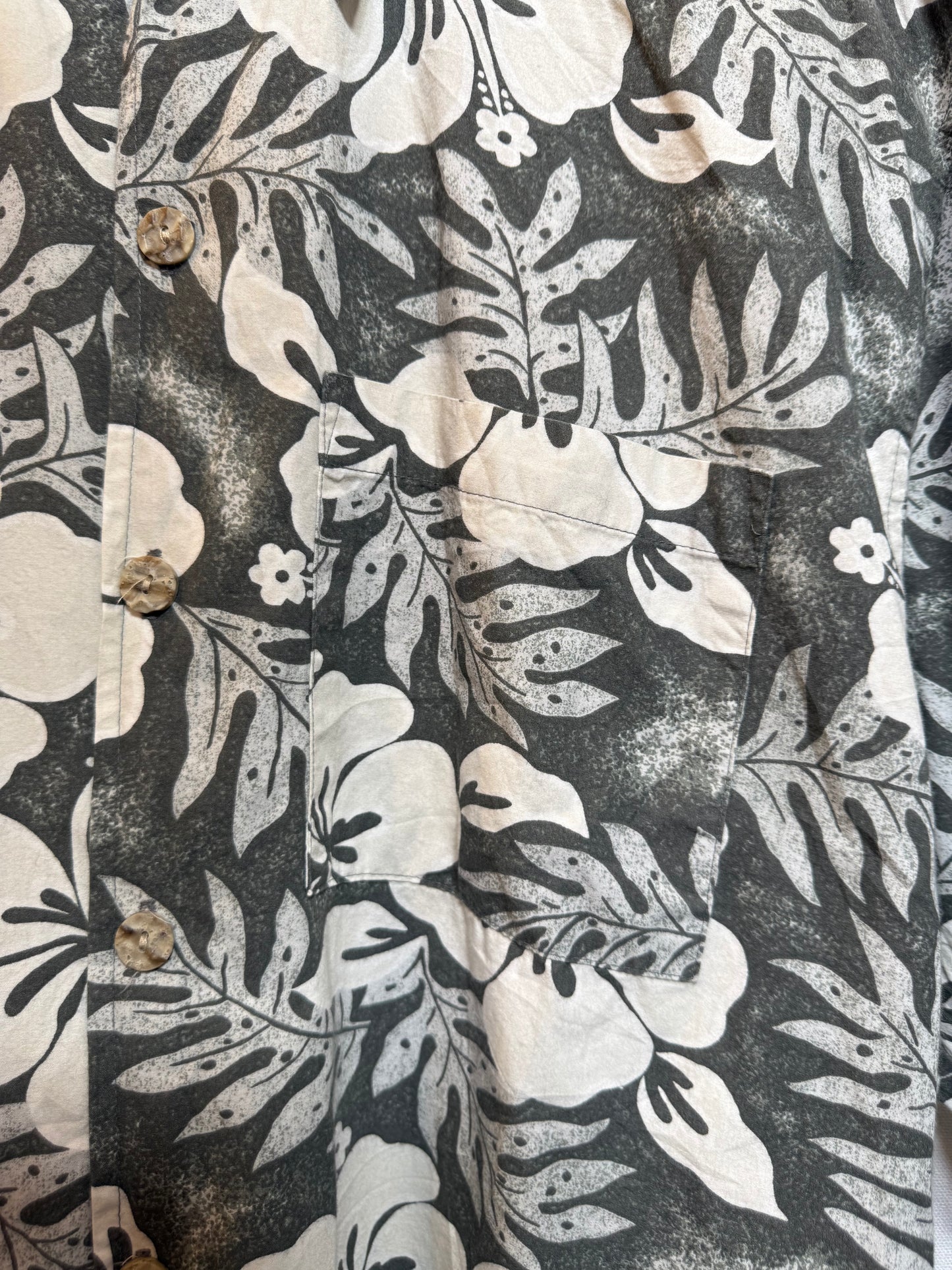 Sideout Mens Grey Floral Shirt (Size L)