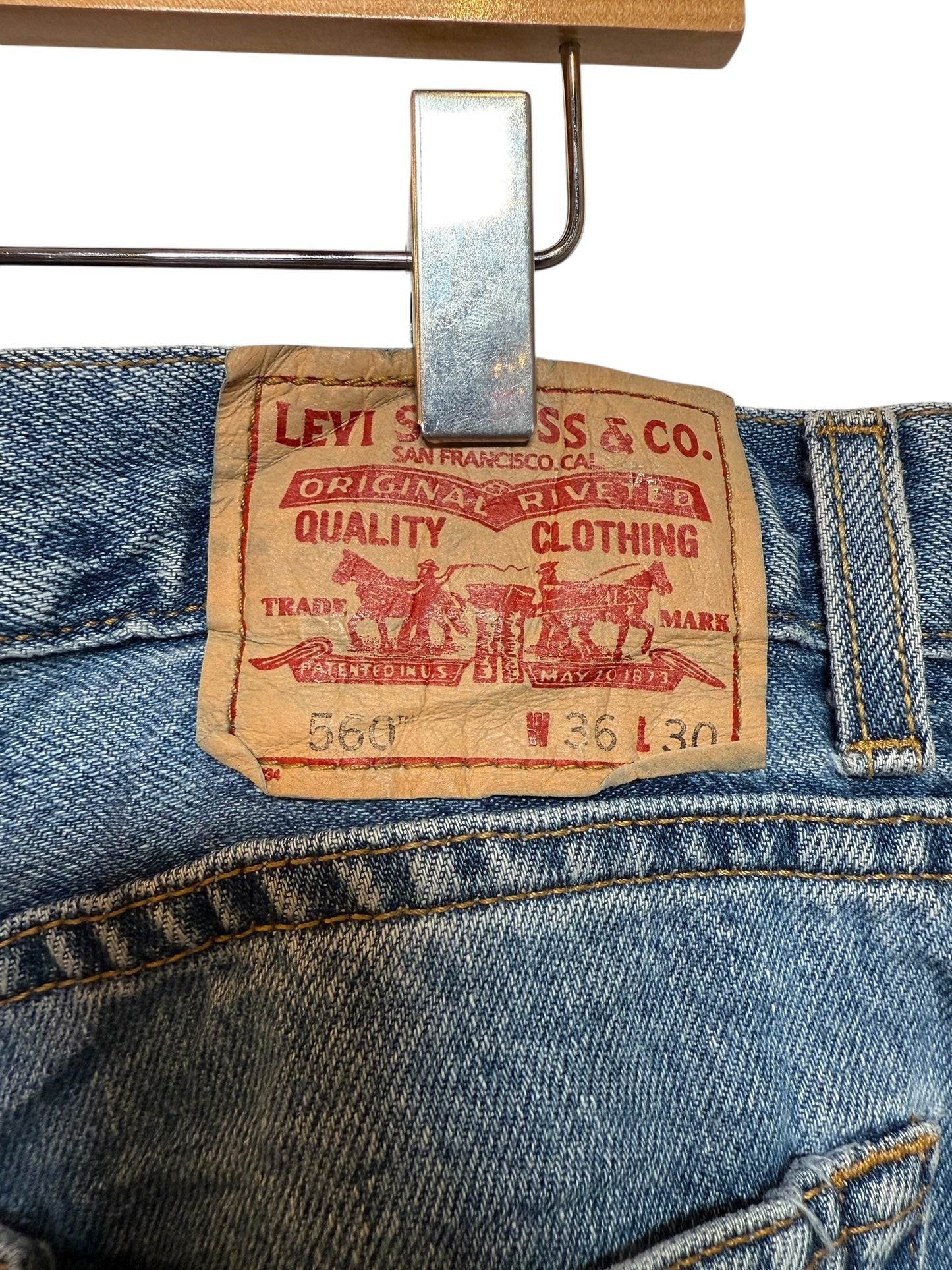 Levi 560 Blue Jeans (38x30)