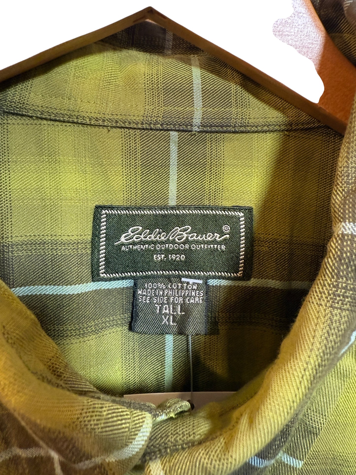 Eddie Bauer Mens green Plaid Flannel Shirt (Size XL)