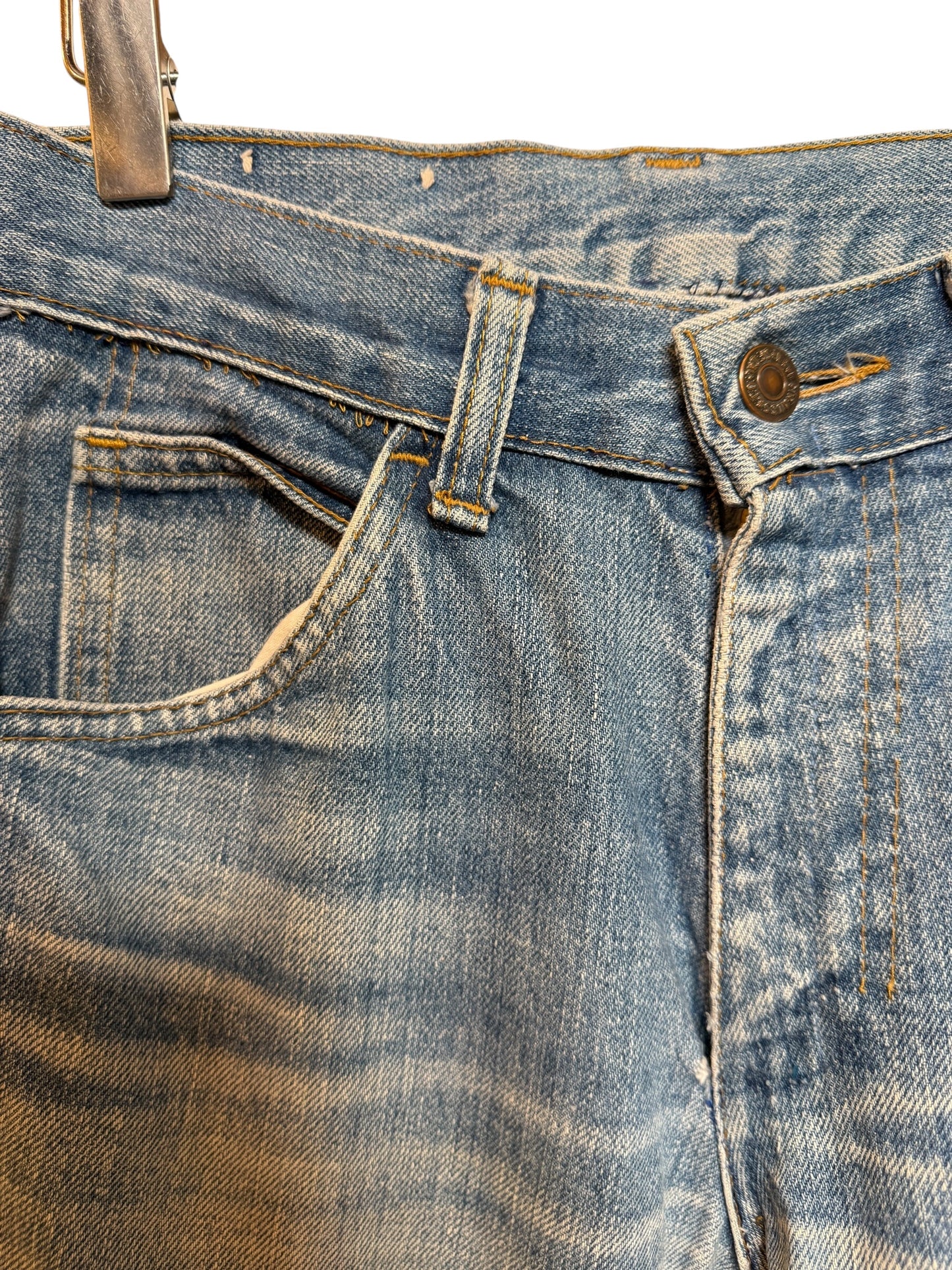 Levi Semi Flared Blue Jeans (28x32)