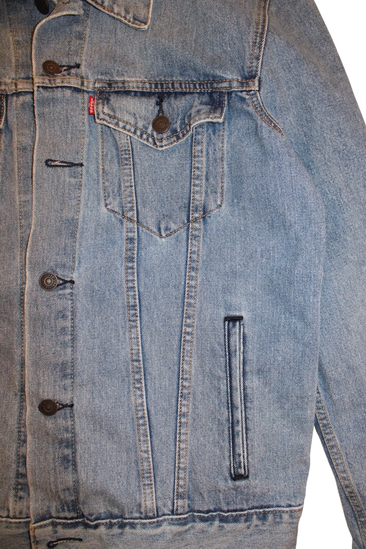 Levi Mens Denim Jacket (Size M)