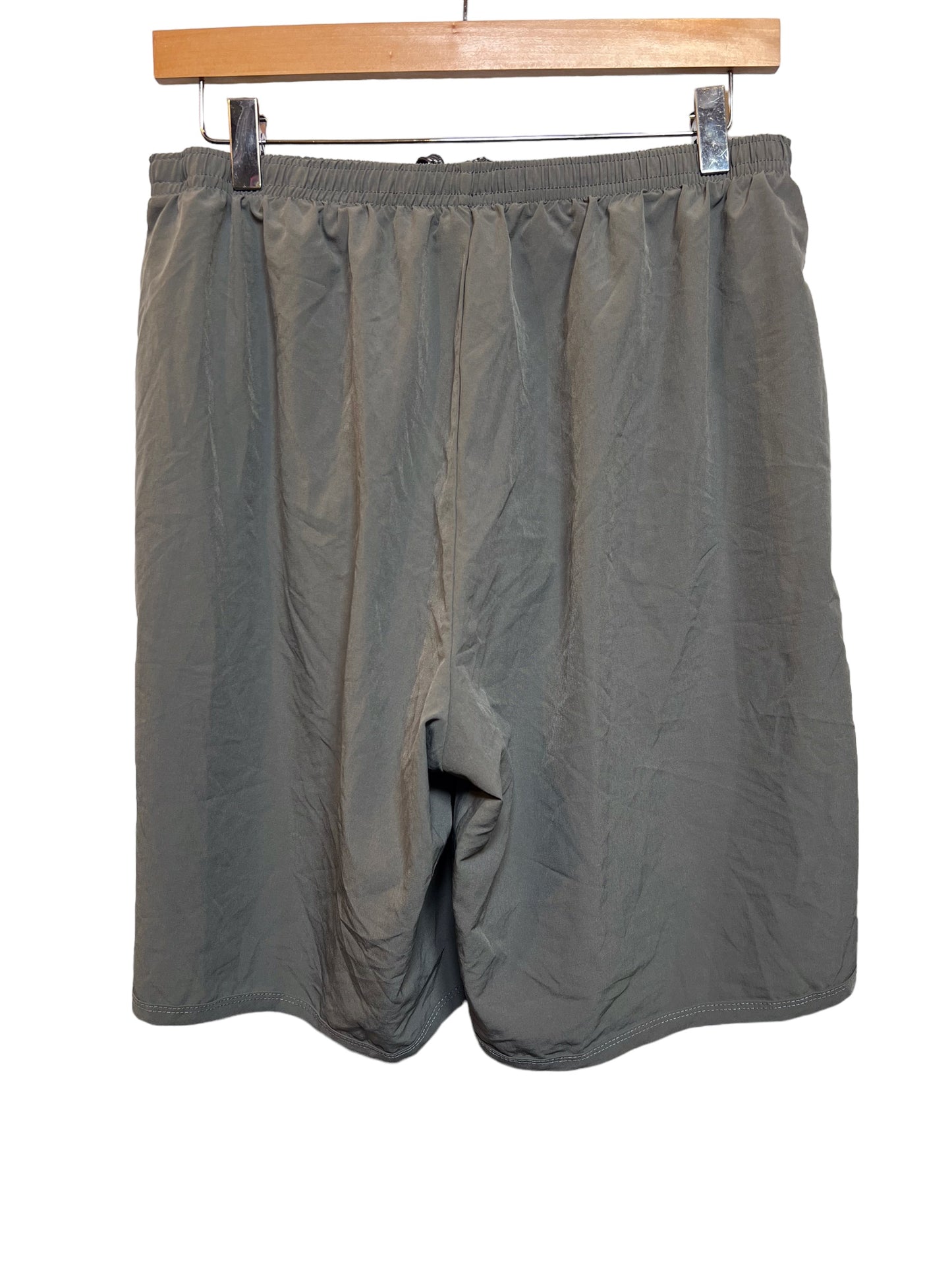 Men’s Grey Sport Shorts (Size L)