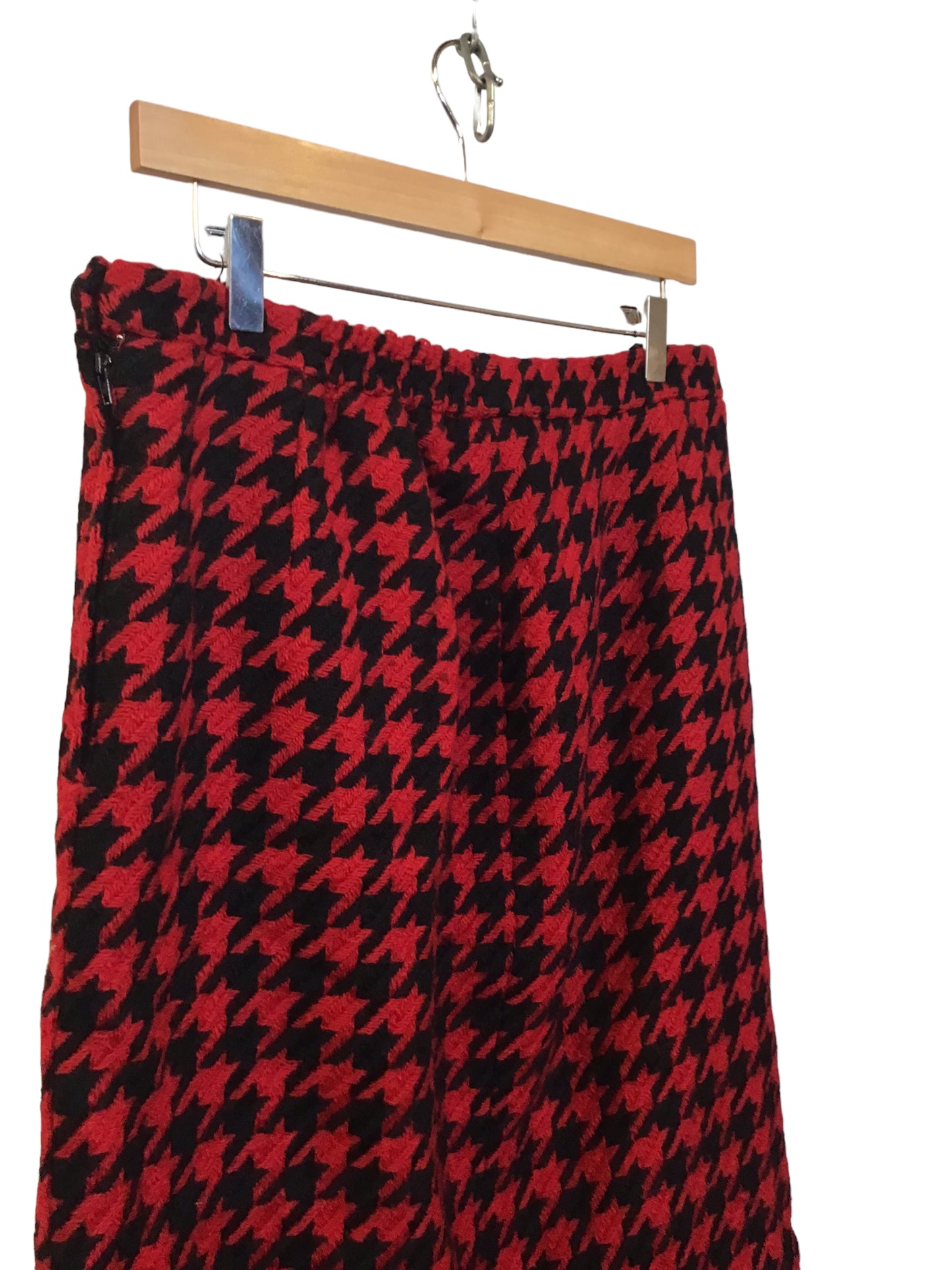 Weill Red and Black Skirt (Size XL)
