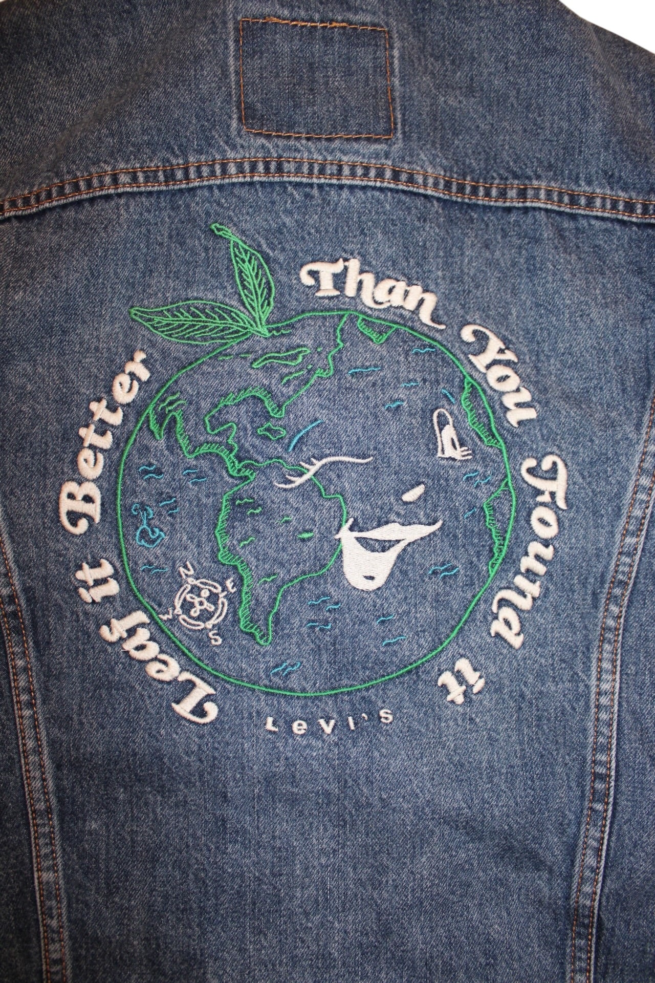 Levi Denim Jacket (Size M)