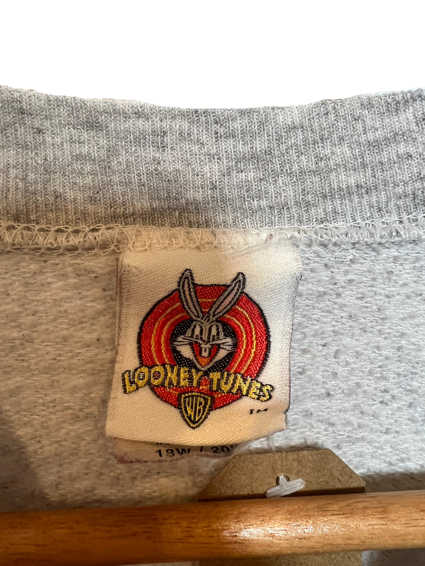 Looney Tunes Grey Graphic Sweatshirt (Size XL)