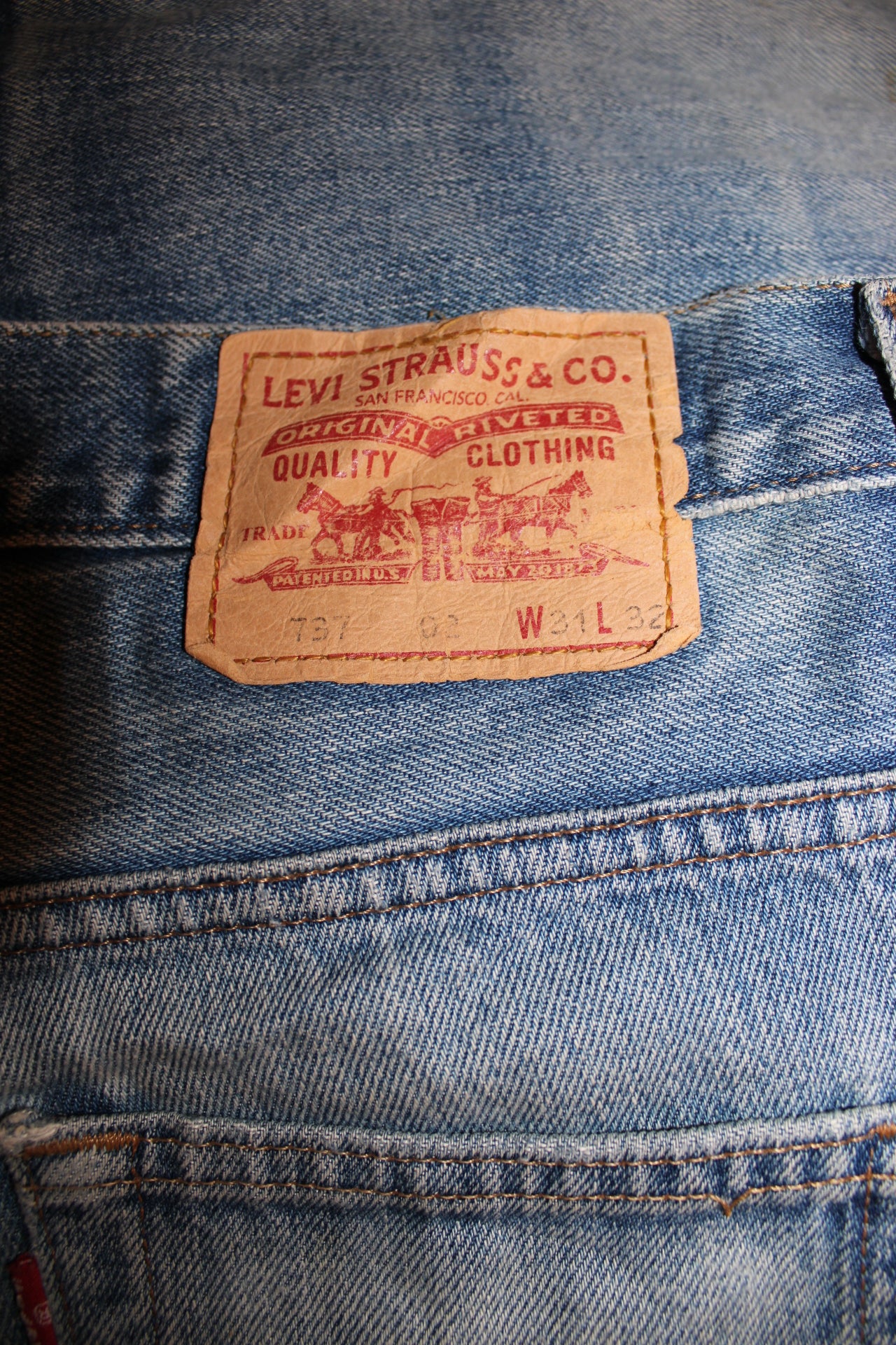 Levi 737 Jeans (33x31)