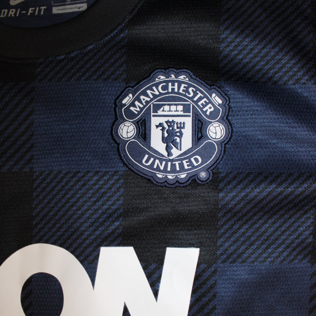 Manchester United (A) Top (Size L)