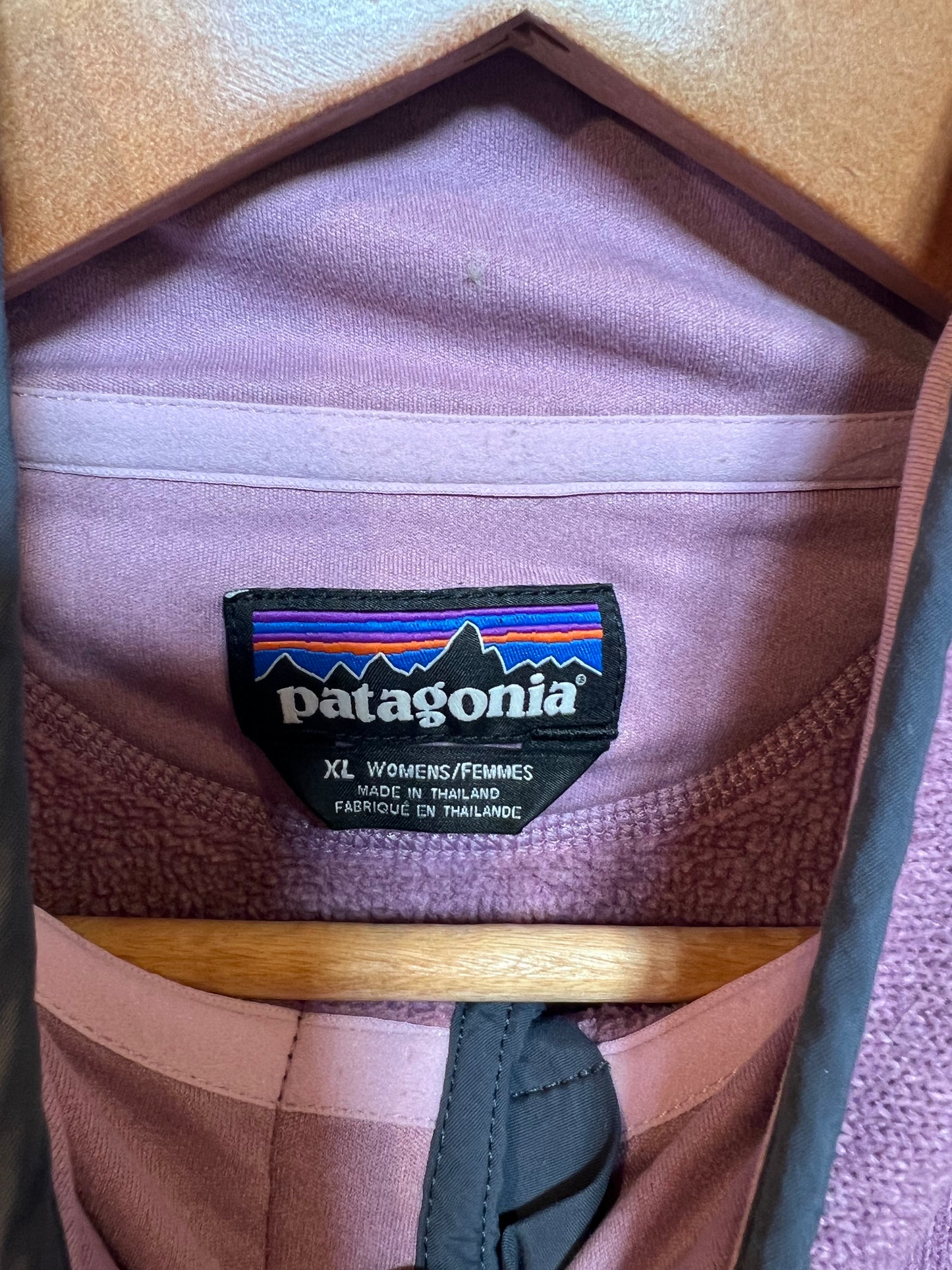 Patagonia Women's Pink Fleece (Size XL)