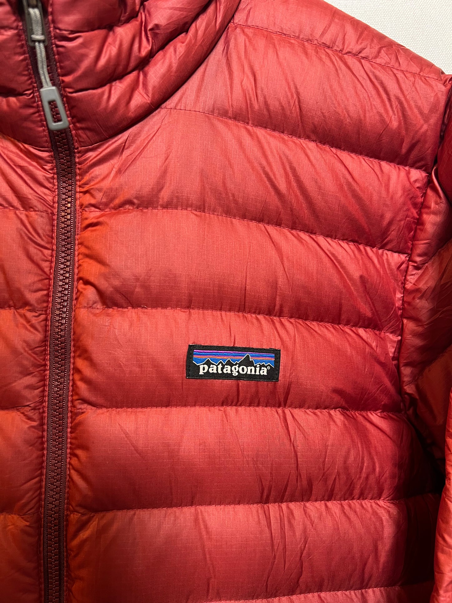 Patagonia Mens Red Lightweight Puffer (Size M)