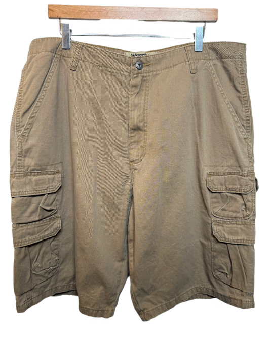 Wrangler Mens Tan Cargo Shorts (Size XL)