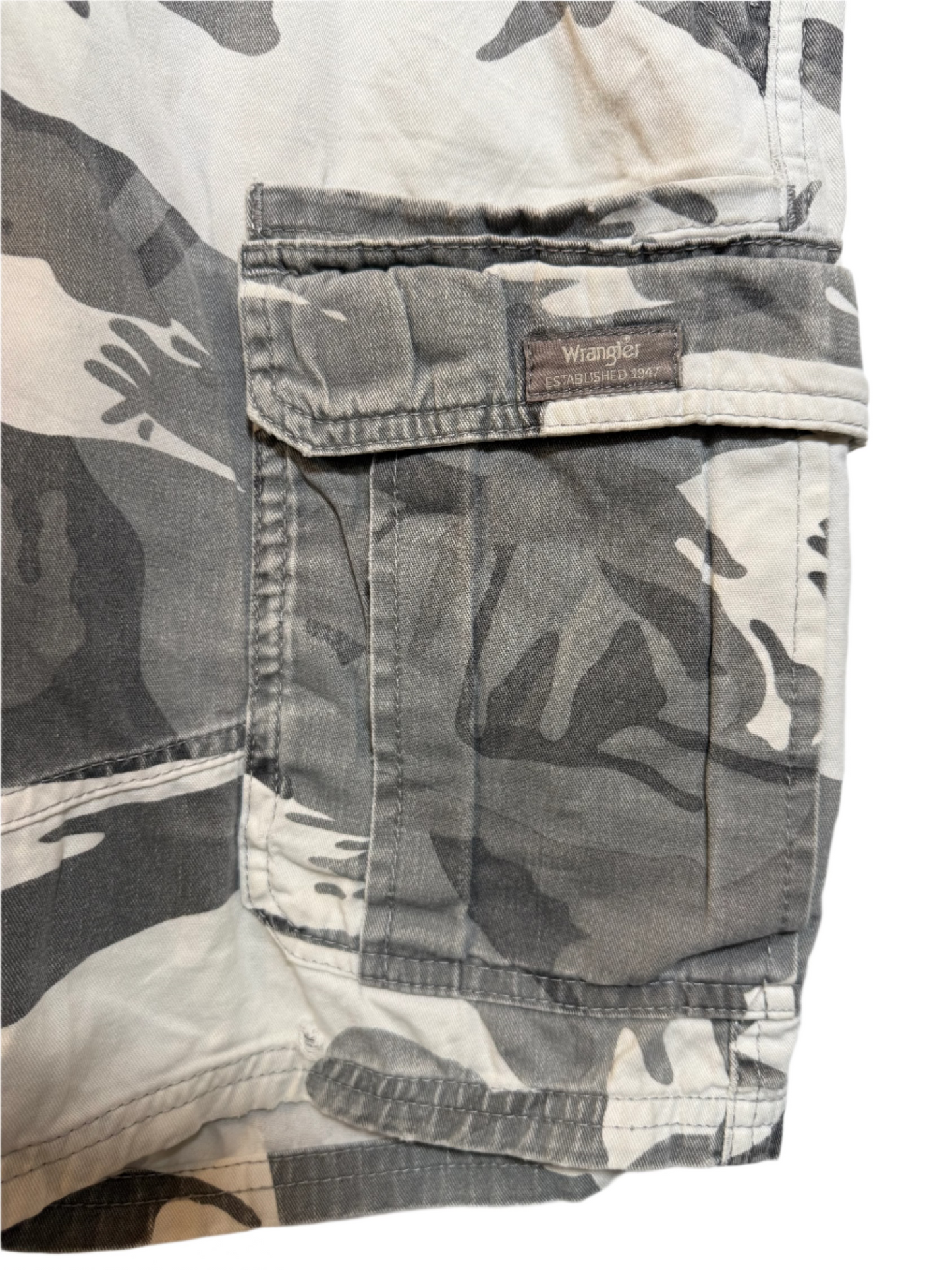 Wrangler Mens Arctic Camo Cargo Shorts (Size L)