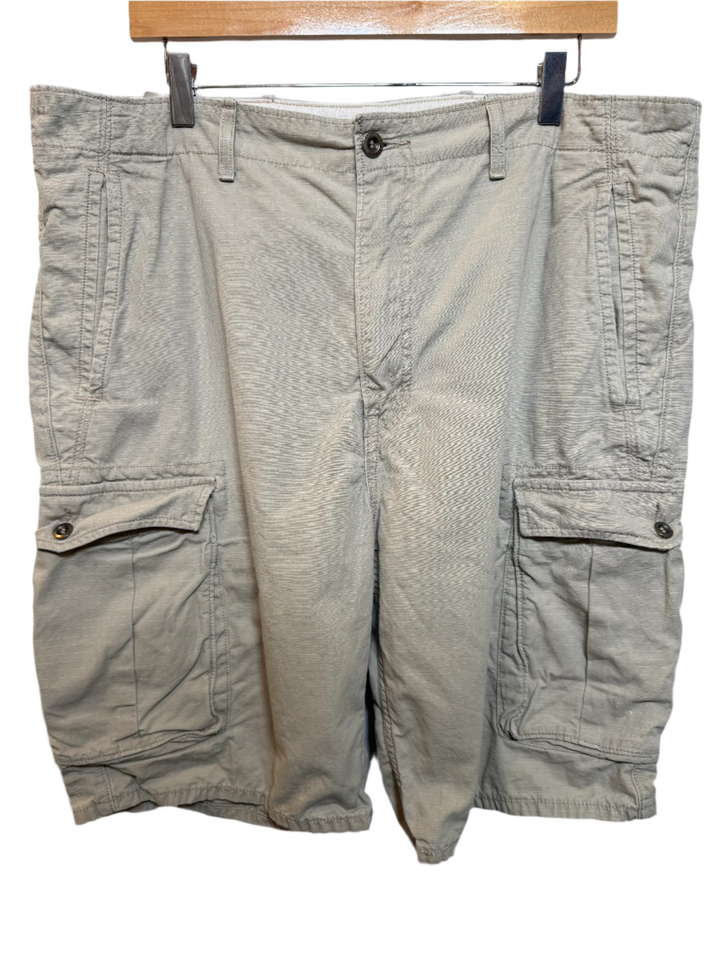 Levi Mens Cream Cargo Shorts (Size XXL)