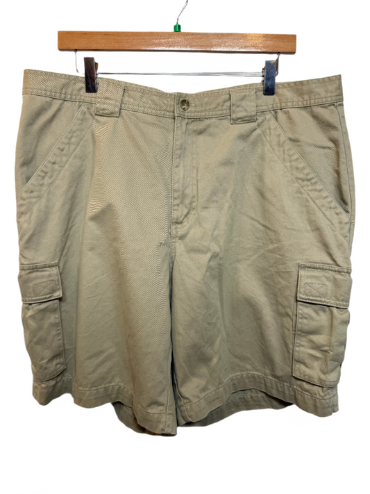 Columbia Mens Tan Cargo Shorts (Size XL)