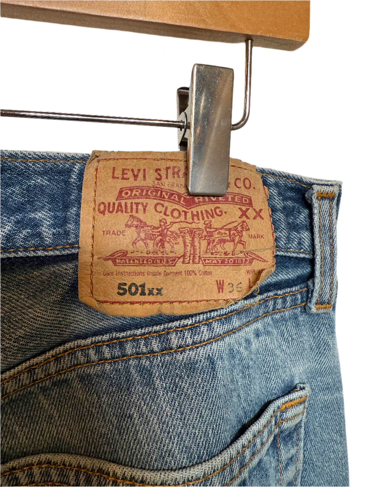 Levi 501 Blue Jeans (35x34)