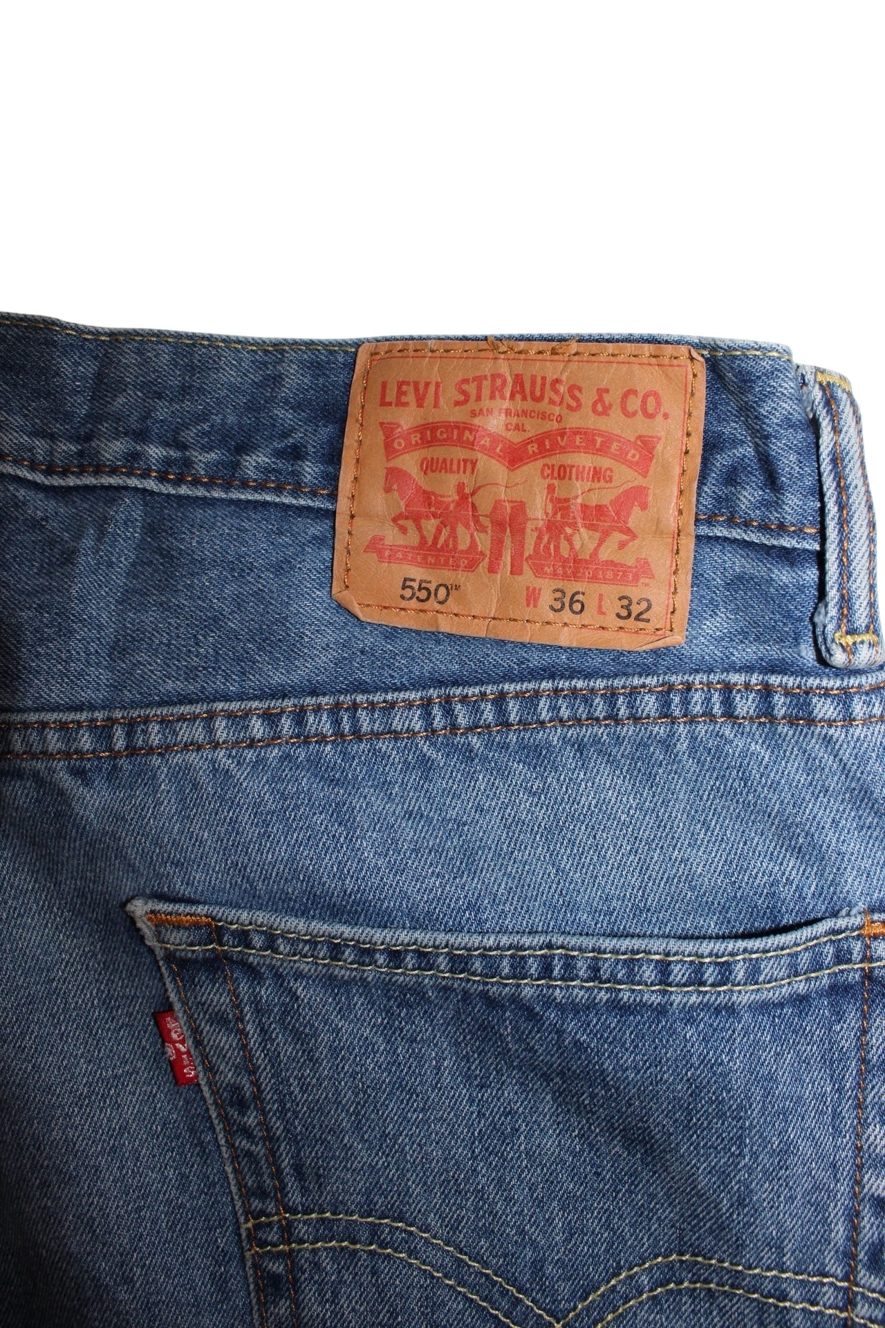 Levi 550 Blue Jeans (36x32)