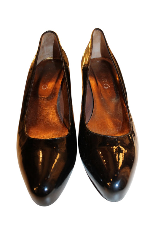 Mascaro Black Heels (Size 6)