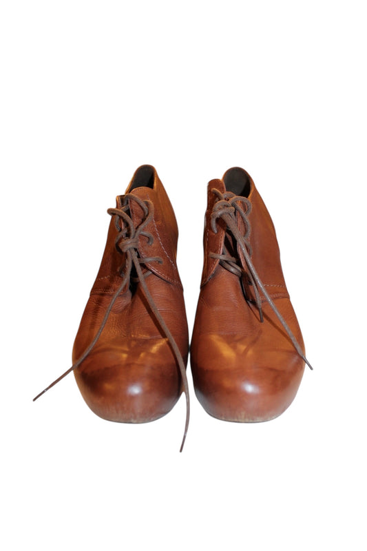 Vic Leather Wedge Heels (UK Size 5)