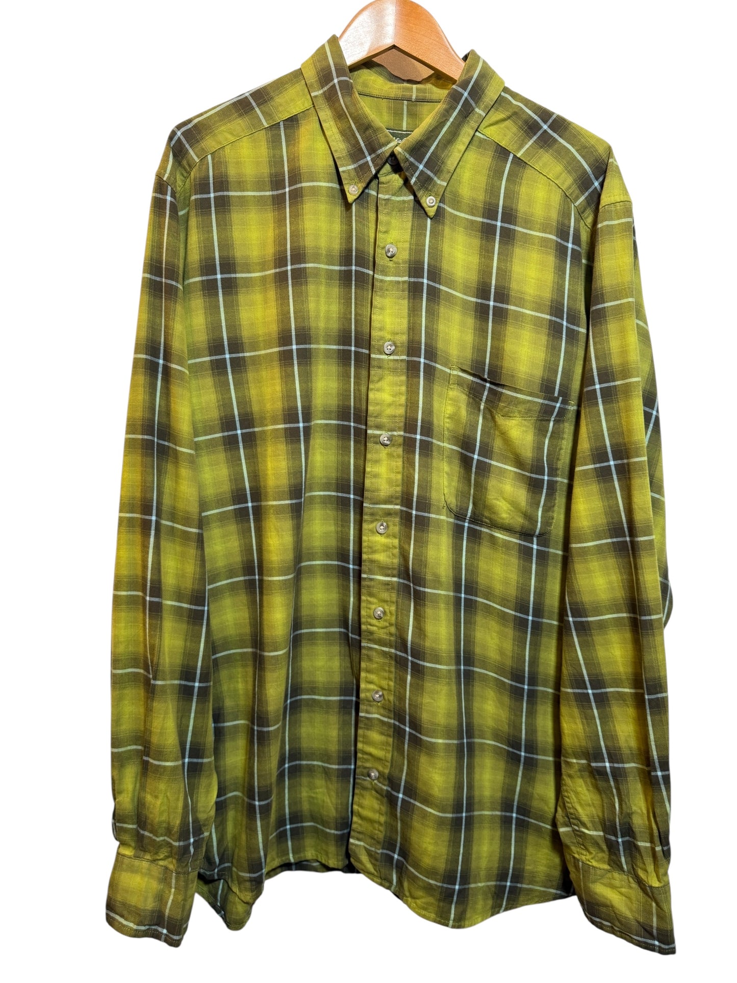 Eddie Bauer Mens green Plaid Flannel Shirt (Size XL)