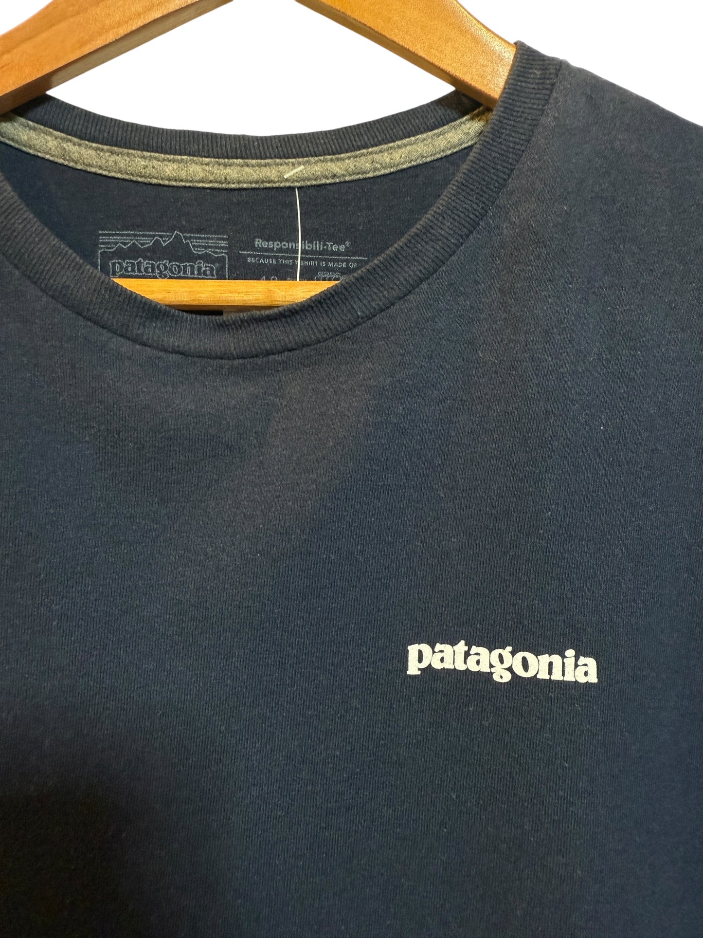 Patagonia Mens Navy T Shirt (Size XL)