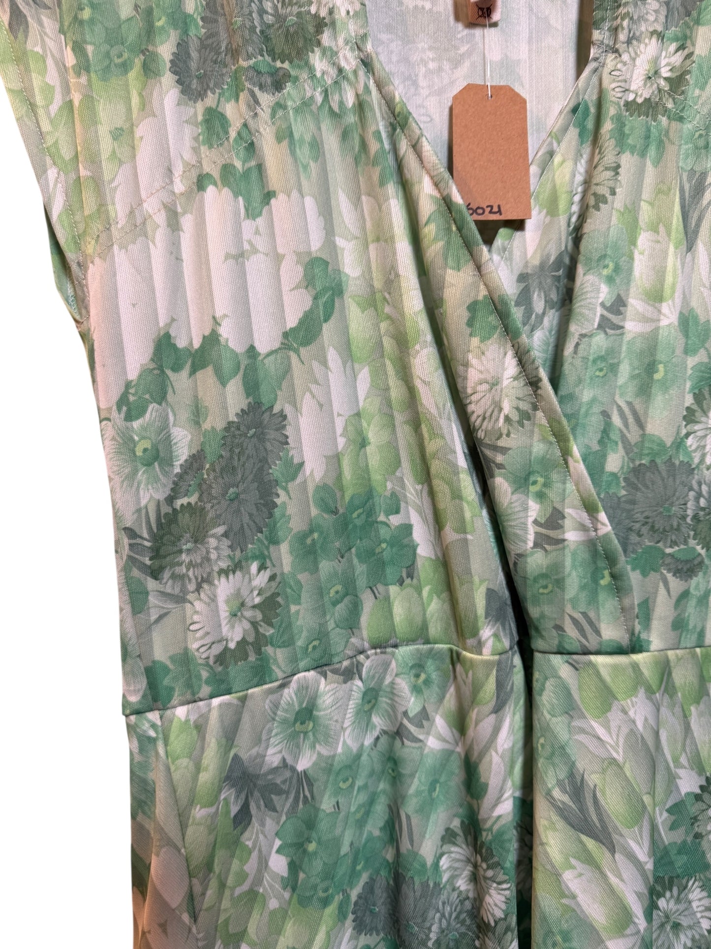 Debreceni Ruhagyár Women's Green Floral Dress (Size L)