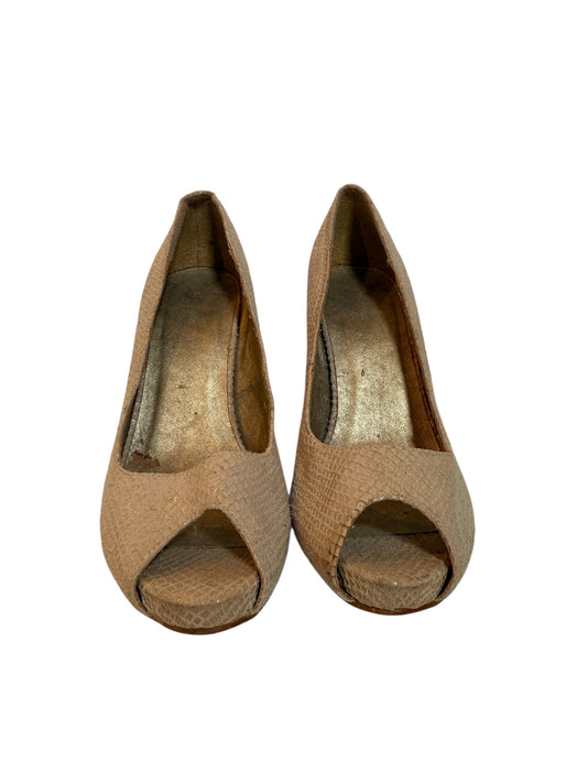 V.T Collection Cream Snake Skin Textured Heels (Size 5)