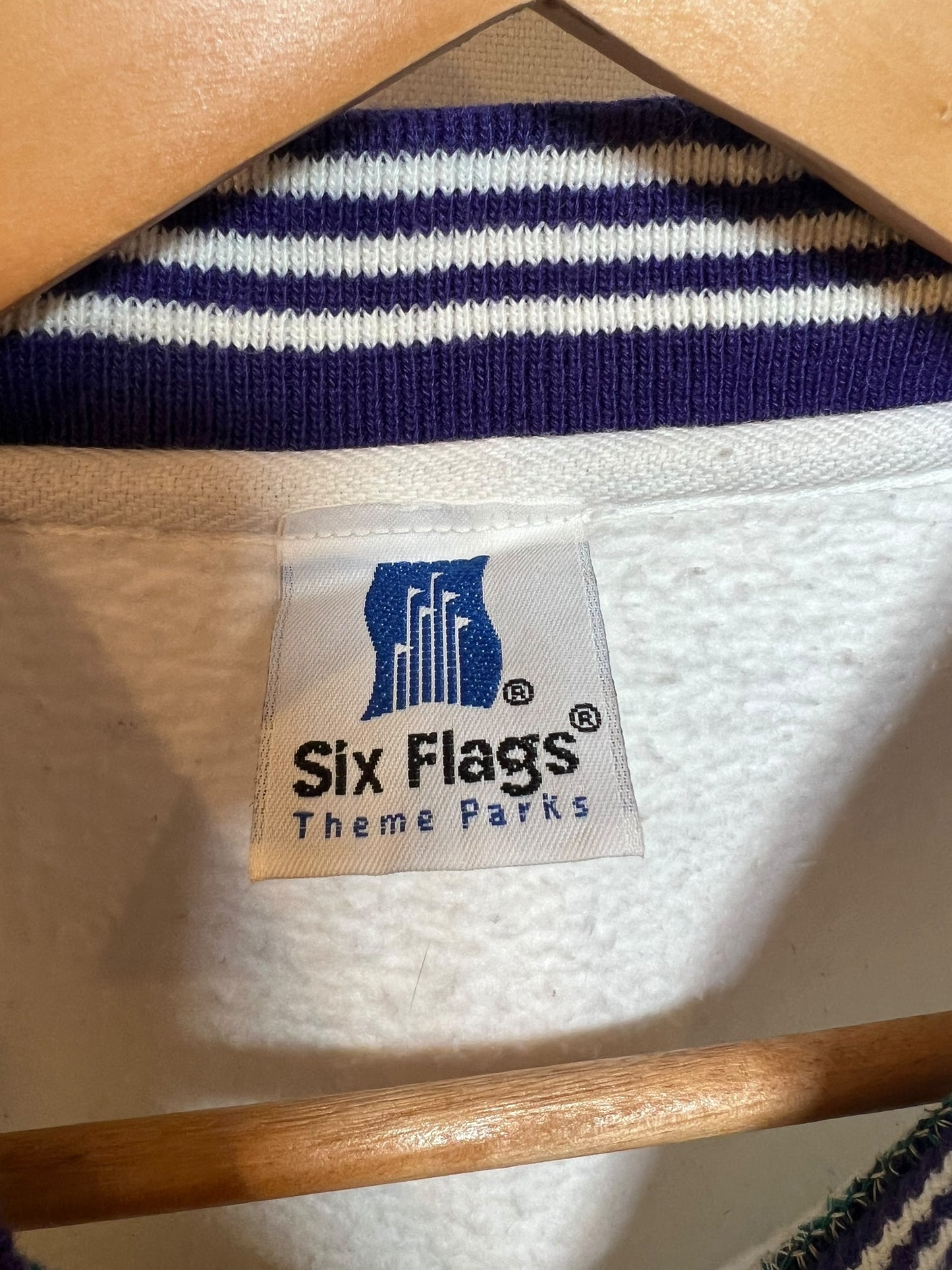 Six Flags White Sweathshirt (Size L)